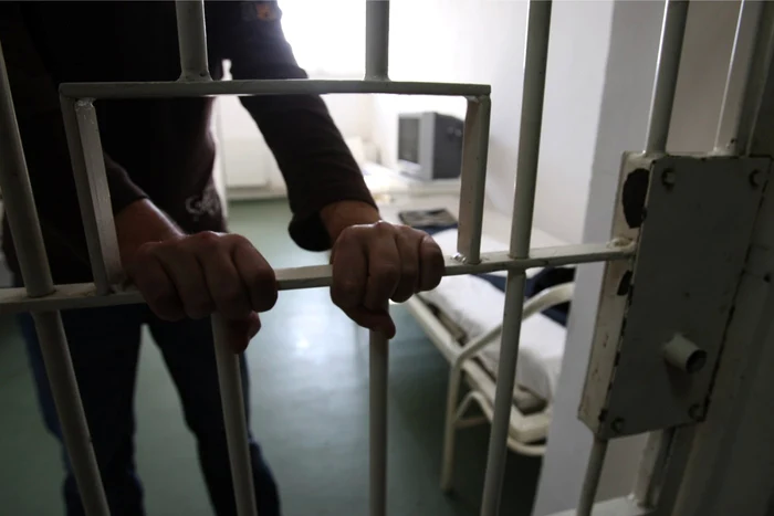 Poliiti-luai-la-btaie-n-arestul-IPJ-Vrancea-de-doi-tineri-reinui-care-intenionau-s-evadeze