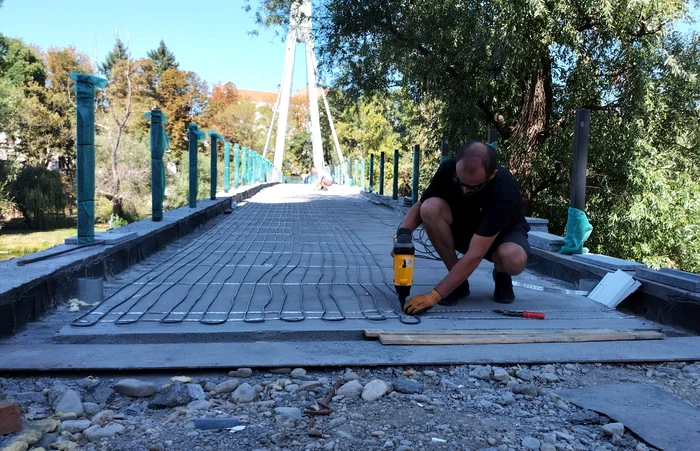 Premier-Podul-pietonal-din-filmul-Pistruiatul-a-intrat-n-reparaii-capitale-Va-avea-sistem-de-nclzire