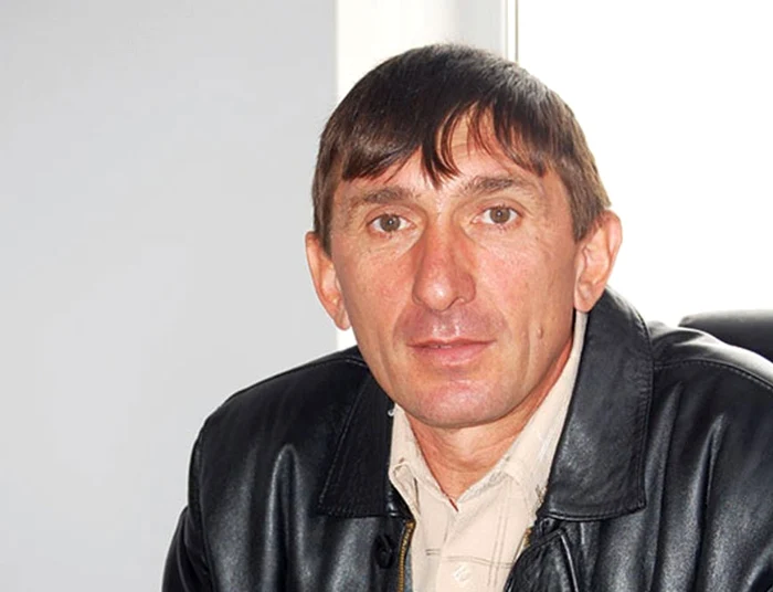 Primar-trimis-n-judecat-dup-ce-a-fcut-un-WC-de-100000-de-euro-pentru-o-coal-cu-35-de-elevi