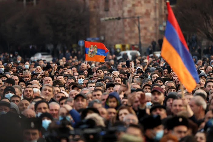 Proteste-violente-n-Armenia-n-faa-iminentei-reanexri-a-regiunii-Nagorno-Karabah-de-ctre-Azerbaidjan-VIDEO