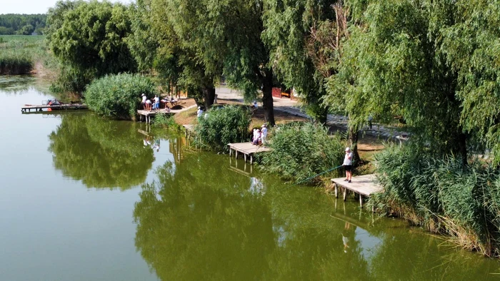 Raiul-pescarilor-Ce-planuri-au-autoritile-cu-Lacul-Ztun-locul-de-pescuit-aflat-lng-intersecia-a-trei-ri