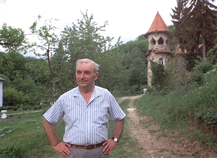 Republica-Moldova-declar-doliu-naional-n-legtur-cu-funeraliile-marelui-scriitor-Ion-Dru