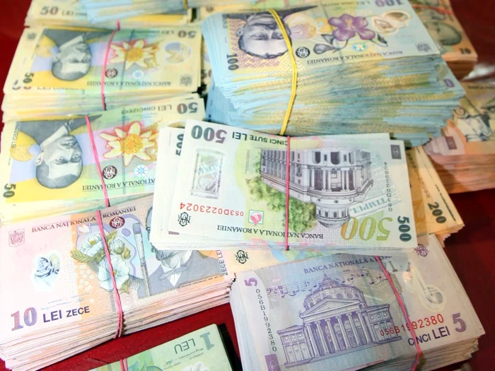 Romnia-are-3-bancheri-cu-venituri-de-peste-1-milion-de-euro-Cum-e-n-Ungaria