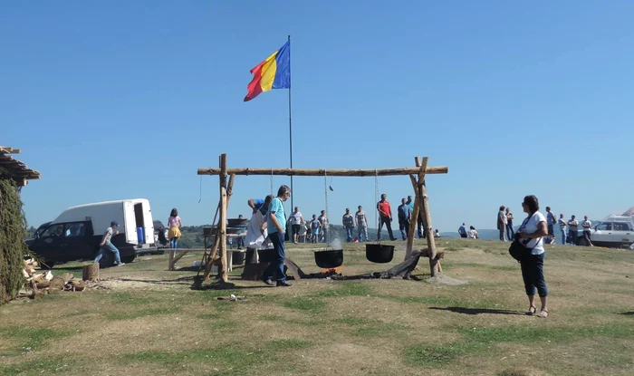 Rvitul-oilor-tradiia-care-se-ine-cu-sfinenie-n-comuna-Runcu-din-Dmbovia