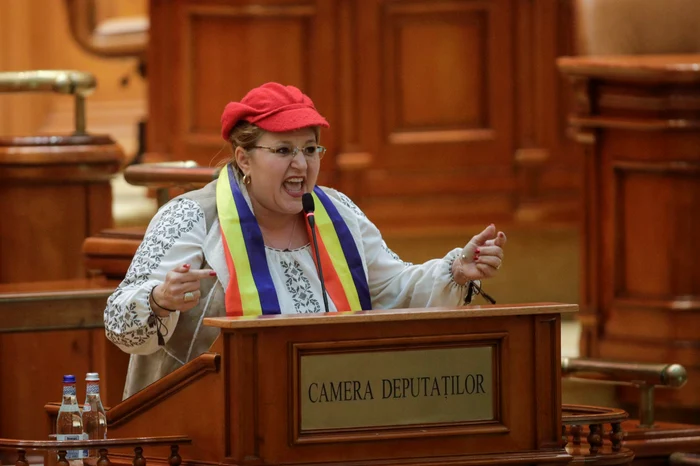 Scandal-ooac-Simion-n-plenul-Senatului-Pleac-de-aici-susintor-de-violuri-Zt-du-te-i-pup-l-pe-Ciolacu-VIDEO