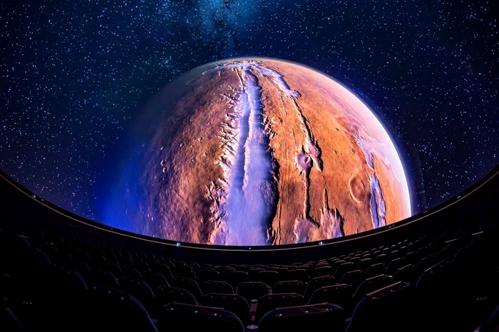 Spectacol-n-premier-n-Romnia-Un-musical-ntr-un-planetariu