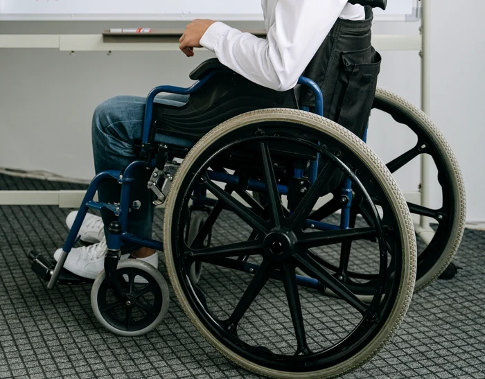 Tnr-cu-handicap-grav-umilit-de-Comisia-de-Evaluare-Ar-putea-pune-marfa-pe-raft-la-un-magazin-Ce-a-decis-instana