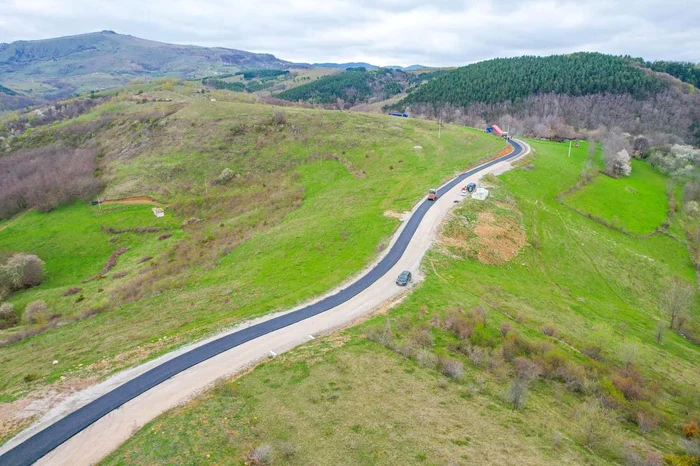 Transalpina-de-Apuseni-nchis-dou-luni-timp-de-ase-ore-zilnic-Constructorii-vor-s-termine-primul-lot-n-2023
