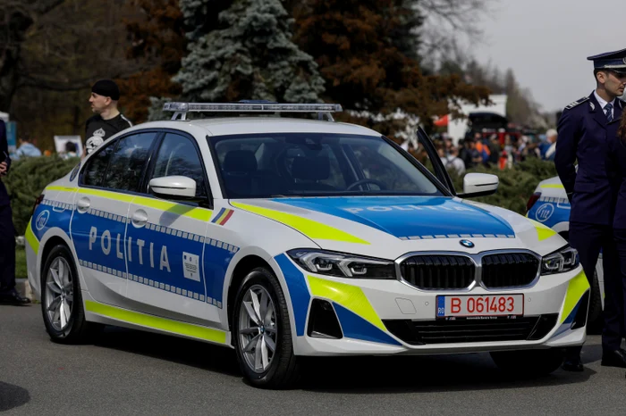 Un-BMW-al-Poliiei-distrus-ntr-un-accident-n-Trgu-Jiu-Doi-poliiti-au-fost-rnii-FOTO