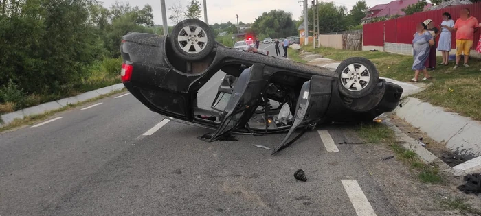 Un-brbat-a-murit-la-Suceava-n-urma-unui-accident-rutier-n-care-au-fost-implicate-dou-autoturisme