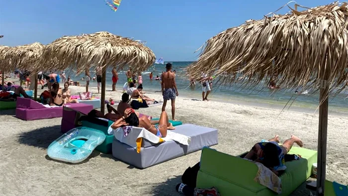 Vacana-preurilor-Pe-litoralul-romnesc-i-n-destinaiile-externe-tarifele-au-intrat-la-ap