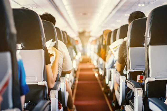 Zbor-cu-peripeii-de-la-Sibiu-la-Munchen-Avionul-a-fcut-o-escal-forta-la-Budapesta-dup-ce-motorul-a-fost-avariat-de-o-pasre
