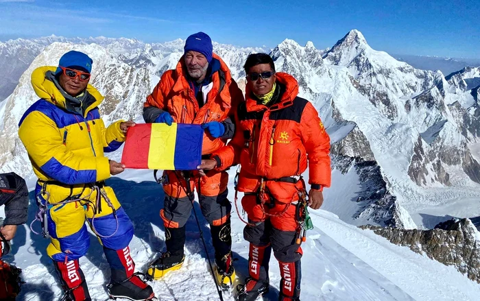 Alpinist-romn-disprut-ntr-o-avalan-din-Himalaya-informaie-dezminit-de-soie-l-urmresc-pe-GPS-coboar-