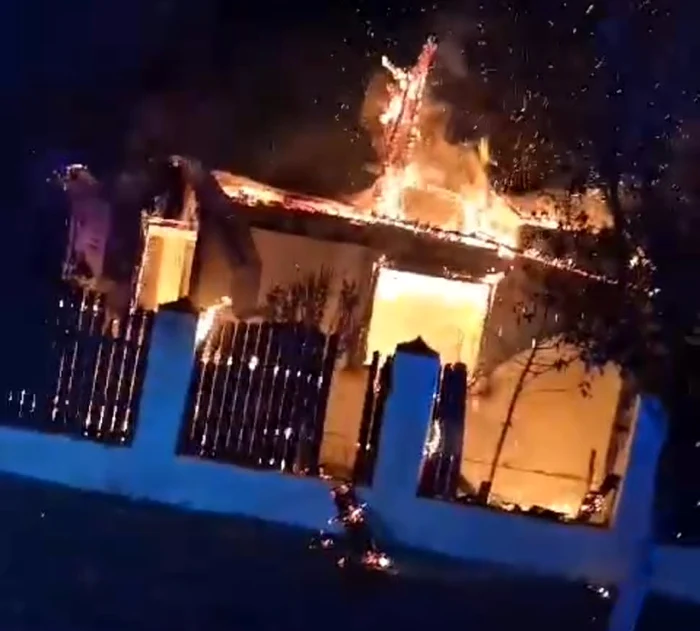 Cas-printeasc-incendiat-din-rzbunare-Fptaul-a-vrut-s-distrug-imobilul-ce-urma-s-fie-mprit-ntre-rude