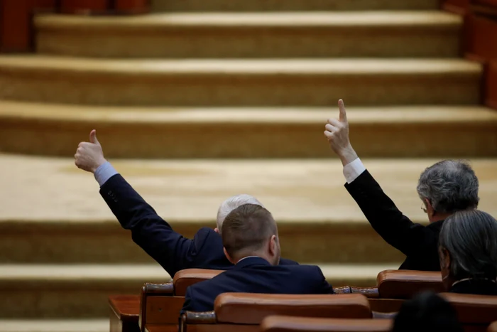 Ce-conin-noile-modificri-la-legea-pensiilor-speciale-Parlamentul-la-a-patra-ncercare-de-reformare-a-lor