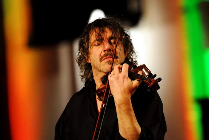 Cel-mai-slbatic-violonist-al-Germaniei-Mani-Neumann-concerteaz-la-Suceava-cu-Trio-farfarello