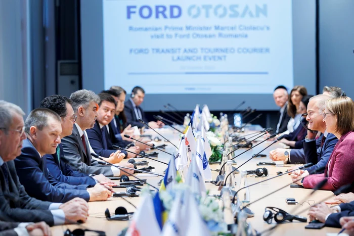 Ciolacu-la-fabrica-Ford-Craiova-Lansarea-noilor-modele-o-reuit-major-pentru-industria-auto-romneasc