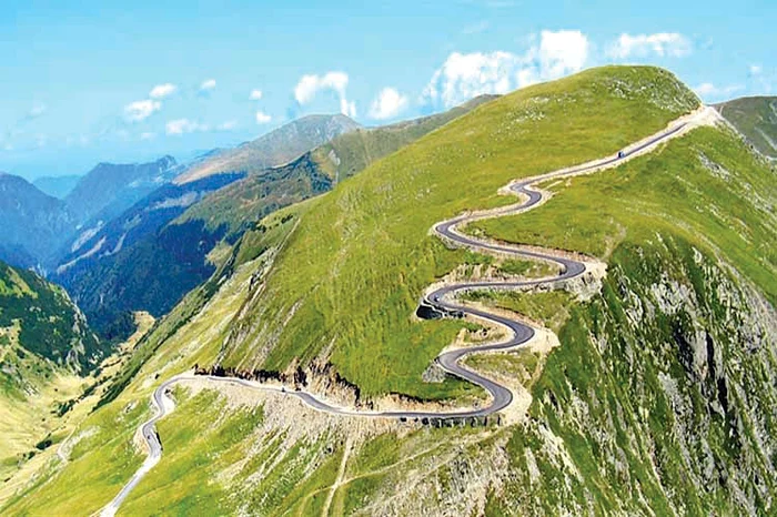 Circulaia-pe-Transalpina-i-Transfgran-nu-se-mai-nchide-n-funcie-de-perioada-calendaristic-ci-de-vreme