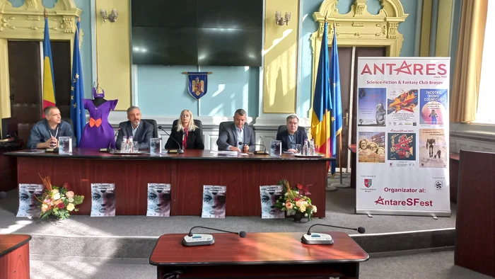 Cum-vor-arta-oraele-din-Romnia-n-2050-i-ce-haine-vom-purta-Festival-SF-la-Braov-timp-de-patru-zile