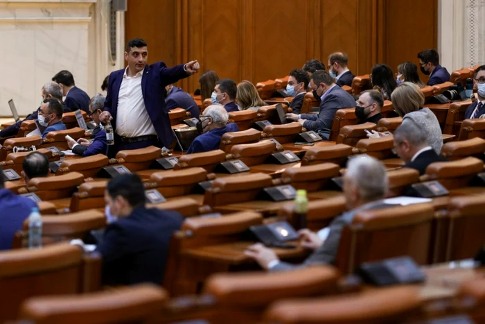 De-ce-sunt-referendumurile-AUR-pentru-familia-tradiional-i-pli-n-numerar-sortite-eecului-ANALIZ