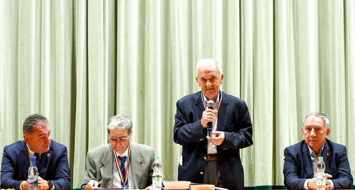 Fost-deinut-politic-la-nchisoarea-Piteti-Noaptea-trebuia-s-dorm-cu-faa-la-becul-de-500-de-wai-i-cu-minile-n-afar
