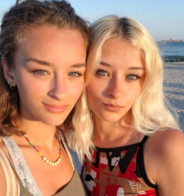 Gemene-crescute-la-orfelinat-admise-la-Teatru-Povestea-de-succes-a-surorilor-Andreea-i-Georgiana--