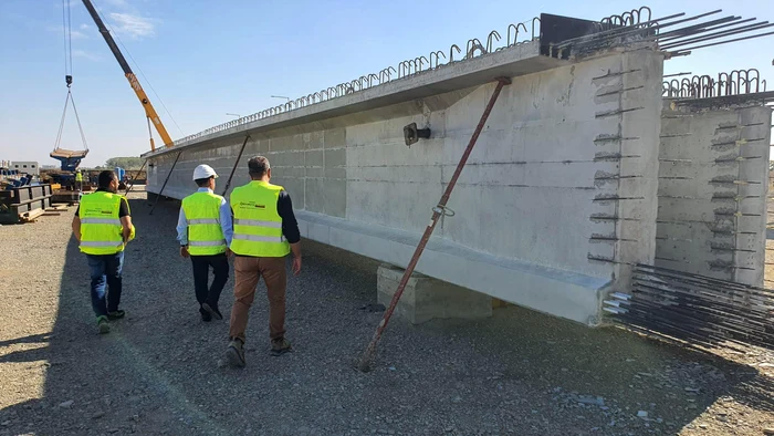 Grinzi-din-beton-produse-pe-antierul-Autostrzii-Ploieti-Buzu-n-ce-stadiu-sunt-lucrrile