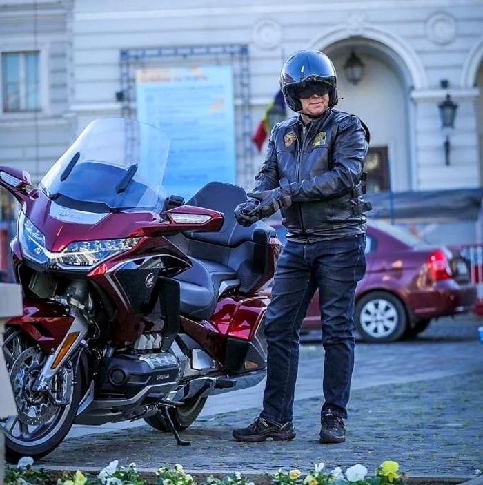 Medic-ortoped-rnit-ntr-un-accident-rutier-Se-afla-pe-motociclet-cu-soia-lui--