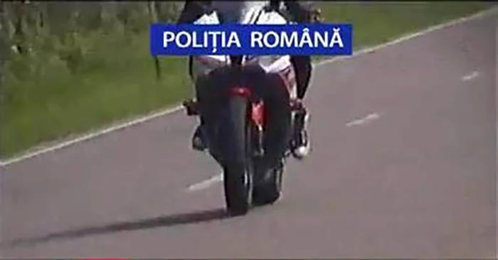 Motociclist-oprit-cu-focuri-de-arm-dup-o-urmrire-de-zeci-de-kilometri-A-rmas-fr-permis-pentru-870-de-zile