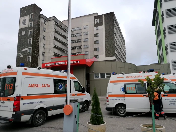 O-elev-de-13-ani-a-ajuns-de-la-coal-la-spital-cu-sindrom-confuzional-Se-suspecteaz-c-a-consumat-substane-psihoactive-