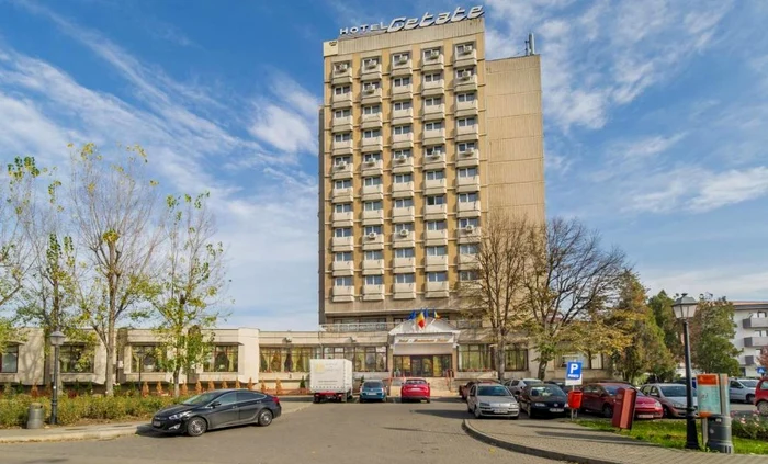 O-universitate-din-Alba-negociaz-cu-un-fost-fotbalist-ajuns-milionar-achiziia-unui-hotel-evaluat-la-65-milioane-de-euro