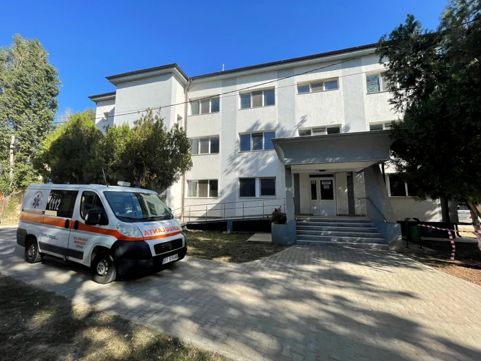 Policlinic-la-12-ani-de-la-desfiinarea-spitalului-Mii-de-oameni-erau-trimii-s-caute-doctori-n-alt-ora-din-Olt