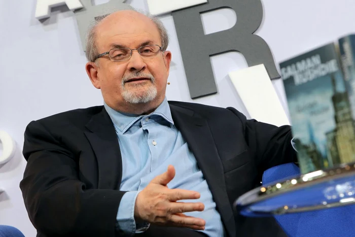 Salman-Rushdie-recompensat-cu-Premiul-pentru-Pace-la-Trgul-Internaional-de-Carte-de-la-Frankfurt