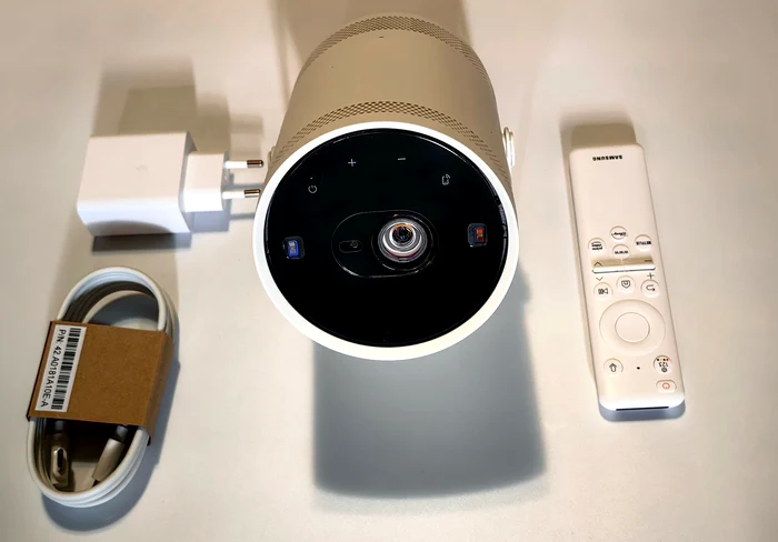 Samsung-Freestyle-2-proiector-pentru-filme-i-jocuri-oriunde-TECH-REVIEW