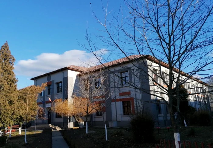 Suspiciune-de-consum-de-droguri-n-cazul-elevei-din-Slatina-Minora-acuza-stri-de-ru-dup-ce-ar-fi-fumat-o-igar