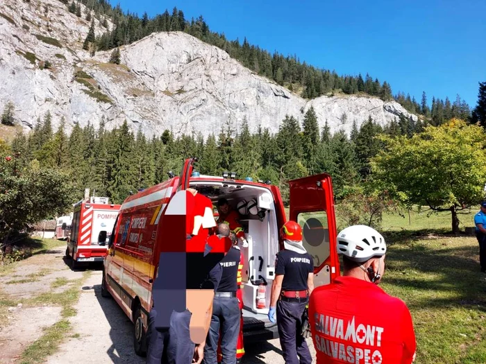 -Tragedie-la-Piatra-Altarului-n-Cheile-Bicazului-Alpinistului-i-a-czut-n-cap-o-piatr-ct-roata-unei-roabe-