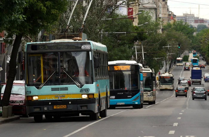 Trasee-deviate-pentru-dou-linii-de-autobuze-n-Bucureti-ncepnd-de-joi