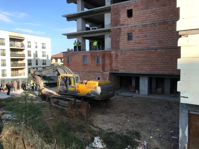 Un-bloc-construit-ilegal-la-Cluj-va-fi-demolat-Zeci-de-locatari-protesteaz-E-agoniseala-mea-de-o-via