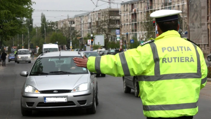 Un-ofer-a-vrut-s-scape-de-dosarul-penal-mituind-un-poliist-El-a-fost-prins-beat-la-volan