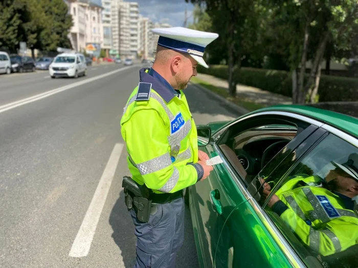 ase-infraciuni-dintr-o-lovitur-Un-tnr-din-Bihor-cra-lemne-furate-cu-maina-radiat-pe-care-o-conducea-beat-i-fr-permis