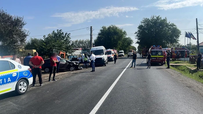 oferia-implicat-n-accidentul-din-Olt-n-urma-cruia-apte-persoane-au-ajuns-la-spital-ar-fi-adormit-la-volan