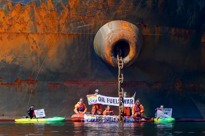 Organizaia-Greenpeace-dat-n-judecat-de-Shell-Gigantul-energetic-cere-daune-enorme-n-urma-unui-protest-din-Marea-Nordului
