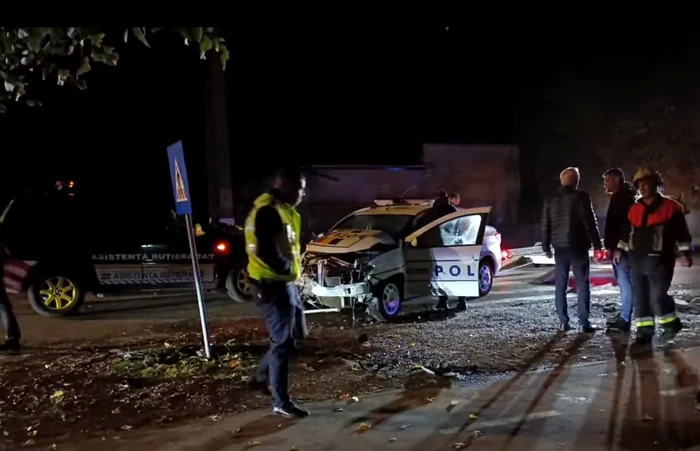 Tinerii-care-fugeau-cu-un-autoturism-de-maina-poliiei-au-fost-gsii-Doi-dintre-ei-erau-ntr-o-pdure