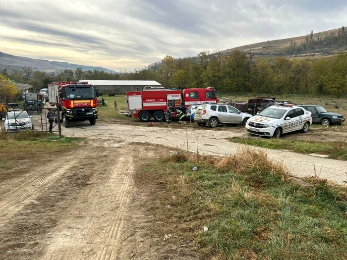 Trei-mori-la-Bacu-dup-ce-acoperiul-unei-construcii-s-a-prbuit-din-cauza-greutii-porumbului-depozitat