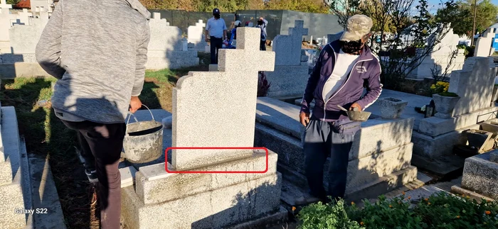 ntmplare-scandaloas-ntr-un-cimitir-din-Timioara-O-firm-distruge-crucile-pe-gratis-alta-repar-pe-bani--