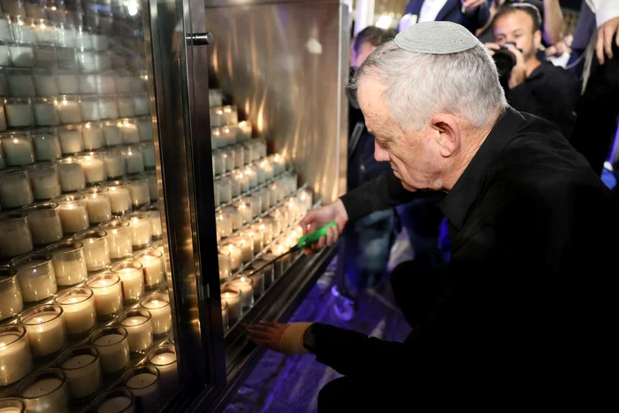1400-de-lumnri-aprinse-la-Zidul-Plngerii-la-o-lun-de-la-masacrul-comis-de-Hamas