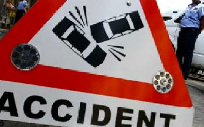 Accident-cu-un-autotren-i-dou-autoturisme-pe-A1-Traficul-este-blocat