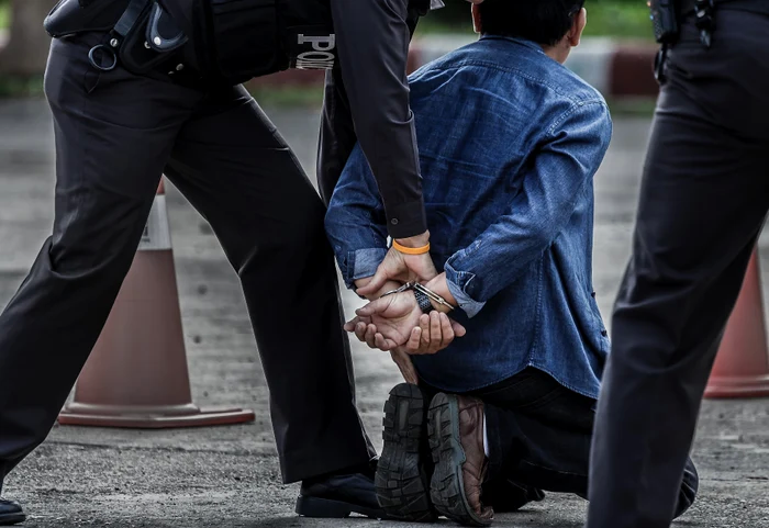 Anchet-la-Poliia-Bihor-dup-ce-un-agent-a-bruscat-i-nctuat-un-brbat-care-a-sunat-la-112-Ce-reclamase-victima