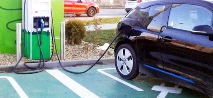 Autoritile-franceze-opresc-programul-de-subvenionare-a-leasingului-de-automobile-electrice