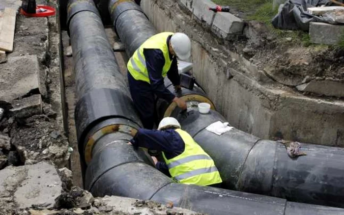 Avarie-la-reeaua-de-conducte-O-sut-de-blocuri-din-Bucureti-rmn-fr-ap-cald-pn-la-1-mai-